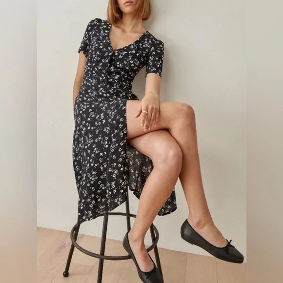 Reformation Locklin in Jasmine Black Floral Print Midi Dress - Picture 1 of 4